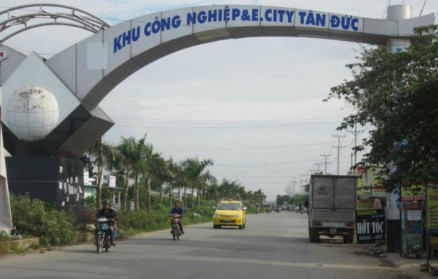 dai-ly-ban-dau-mo-petroyag-tai-kcn-tan-duc-long-an